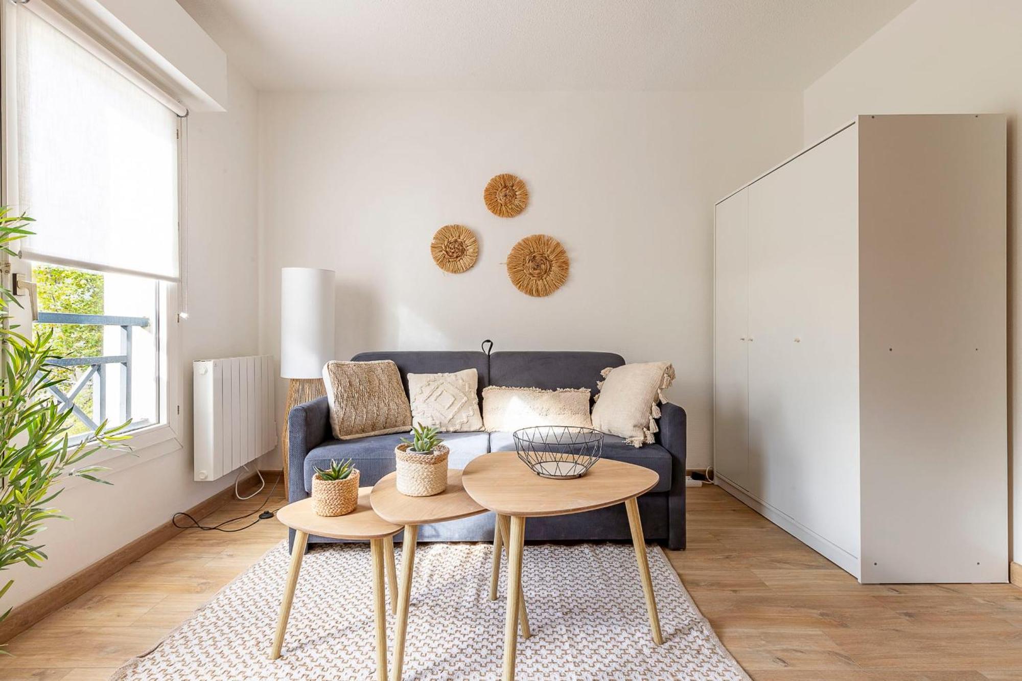 Apartment Bright And Charming Next To The Tram